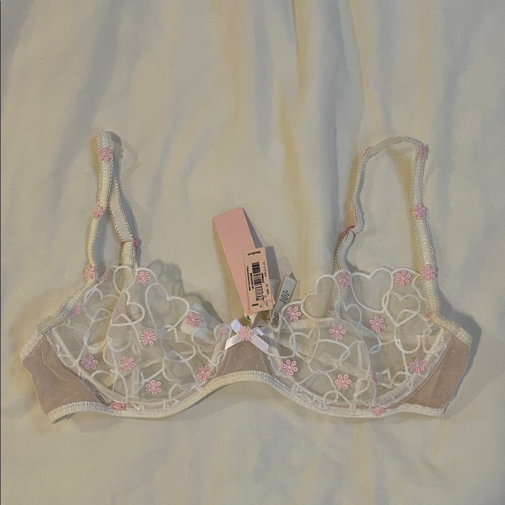 NWT For Love & Lemons x VS Bra in Heart Shaped Lace